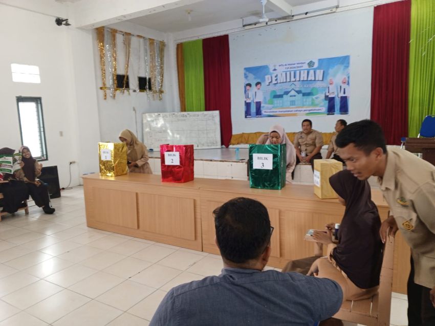 MTS Al Manar Gelar Pemilihan Ketua dan Wakil Ketua OSIM, Layaknya Seperti Pemilu, Reyval dan Nazwa Unggul